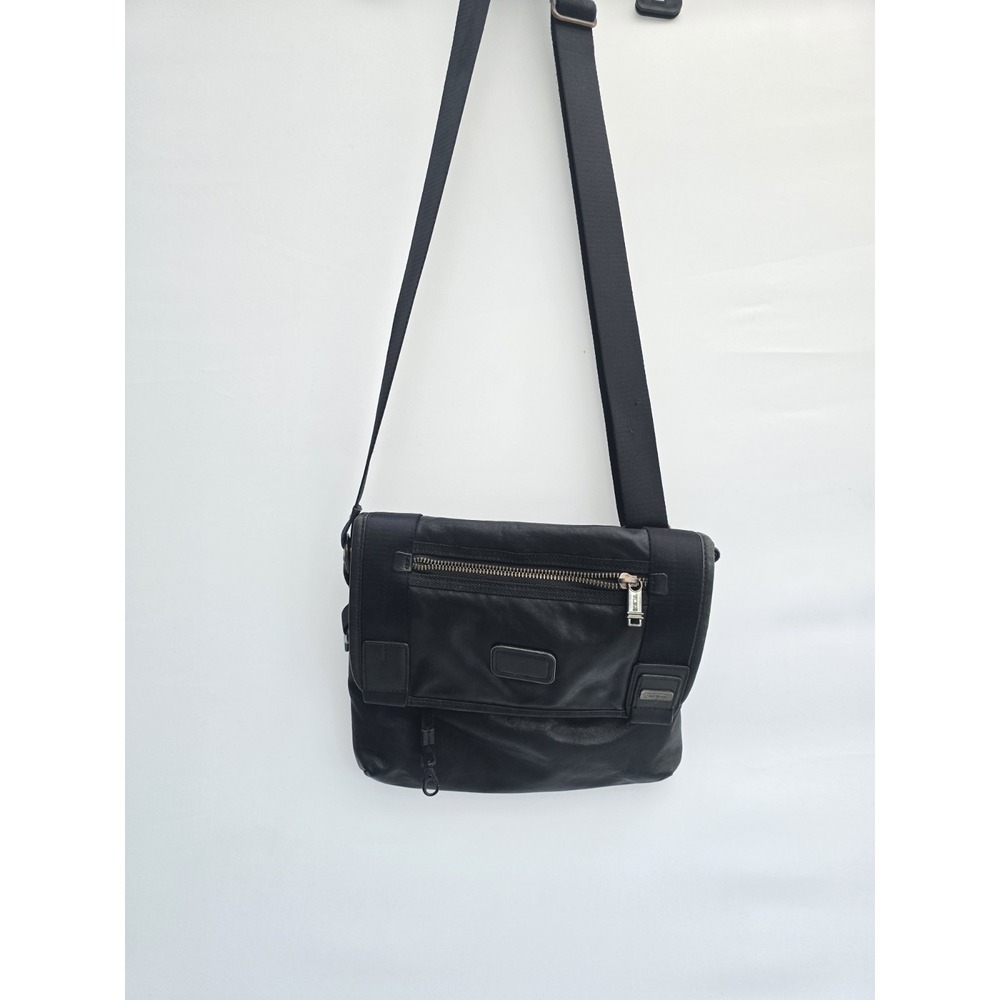 TUMI shoulder bag leather Black plain Used